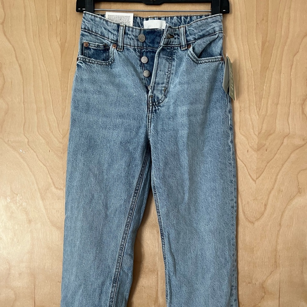 H&M ‘90s Straight High Waist